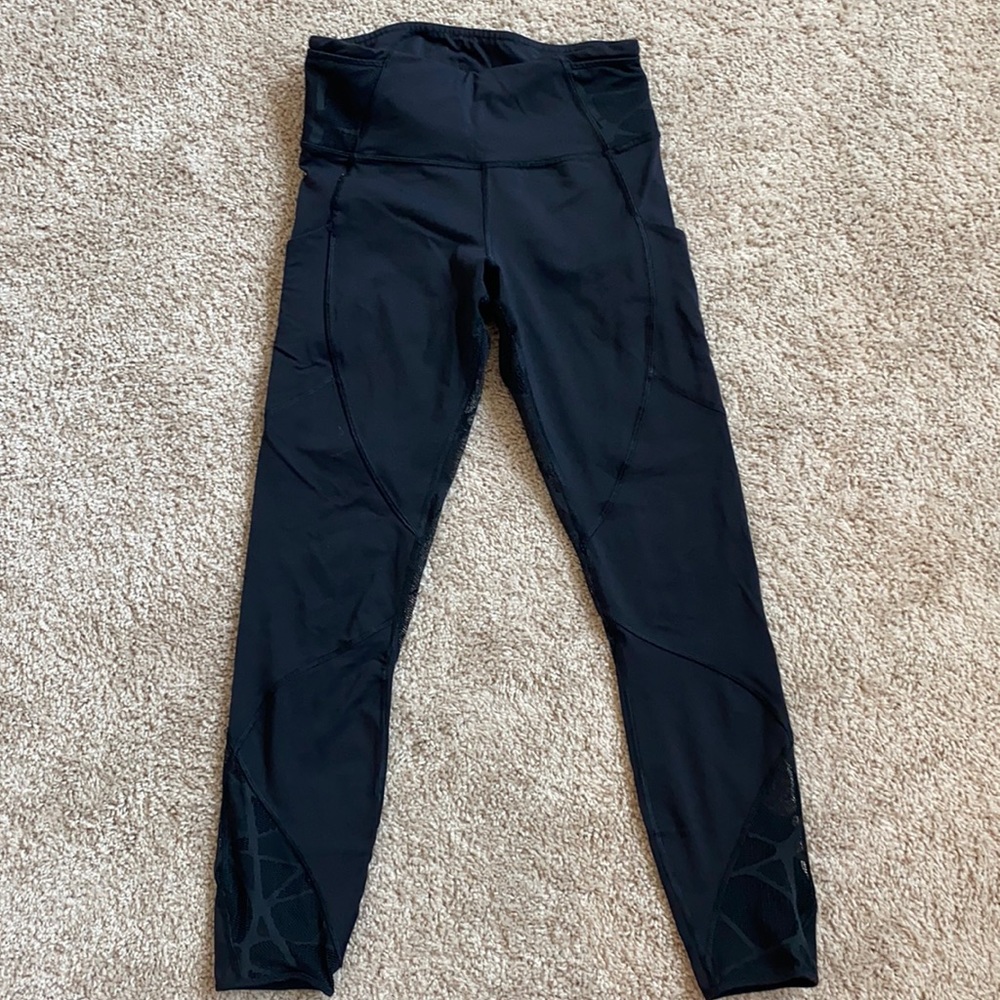 Lululemon size 6 7/8 workout leggings
